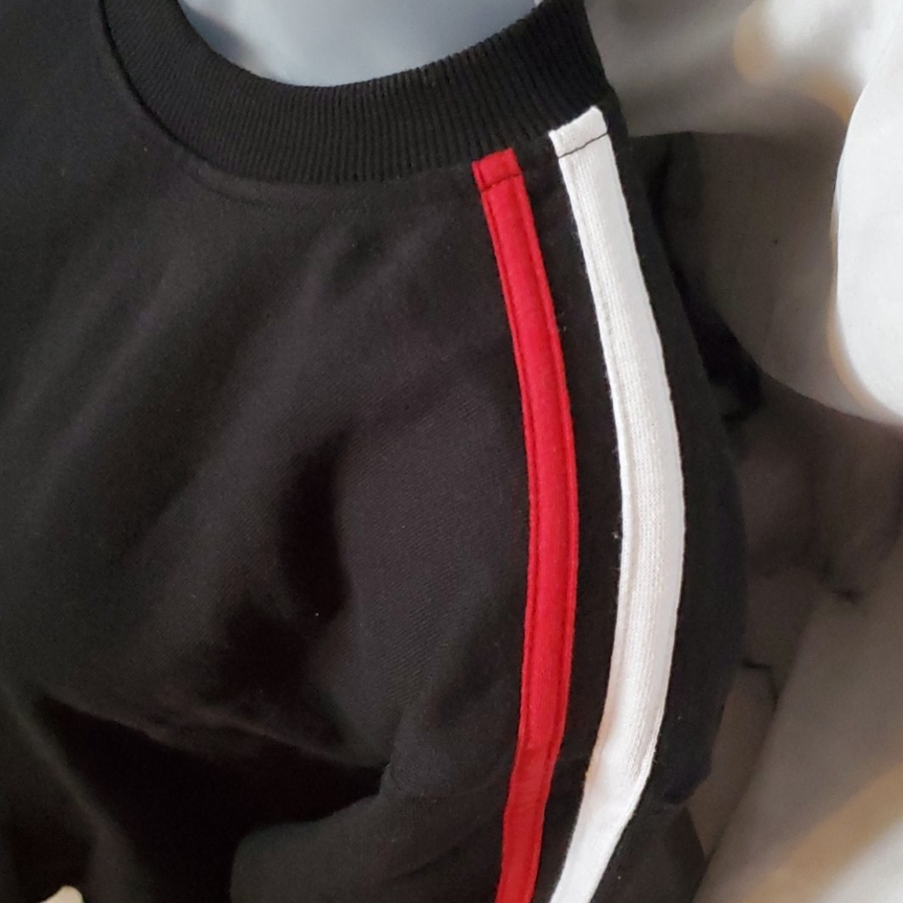 Cropped Sweater❤🤍🖤 - Picture 4 of 4